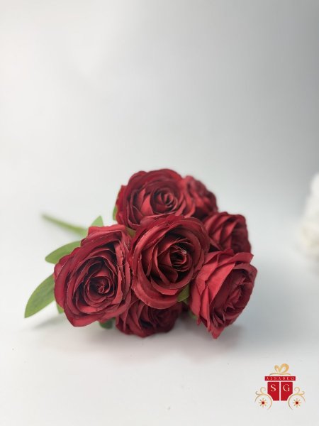 احمر