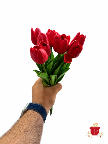 احمر