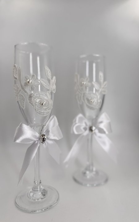 كاسات عرسان مورد