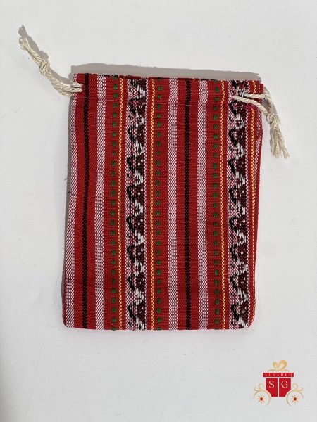 احمر مع نقشة