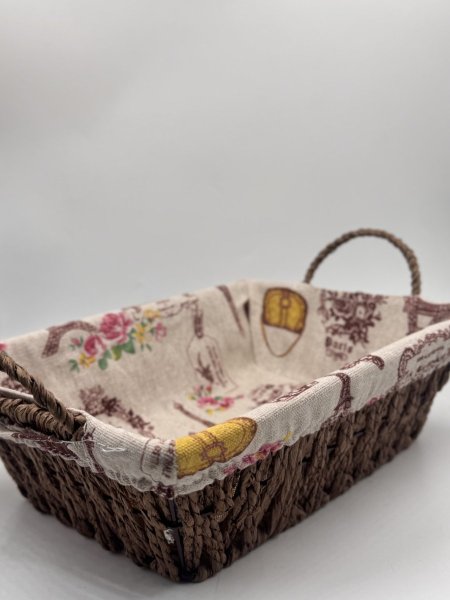سلة قش مع ايد ملبسة قماش
