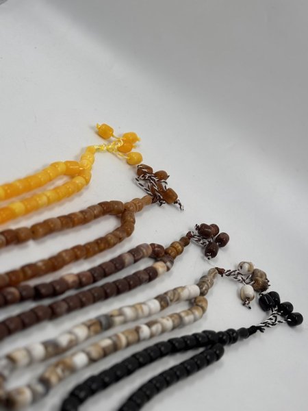 مسبحة مربعة وسط