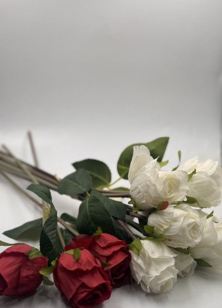 ورد جوري 8 عروق مع خضار