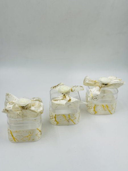 توزيعة اعراس اكلاريك مربعة مع شبرة بيج وذهبي 12 حبة