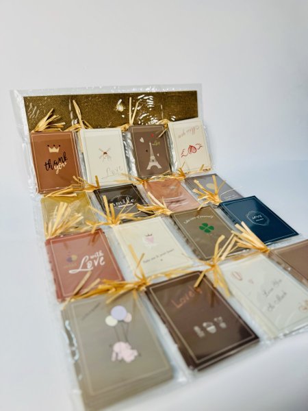 بطاقات معايدة مع خيط قماش مميزة دزينة 124 حبة