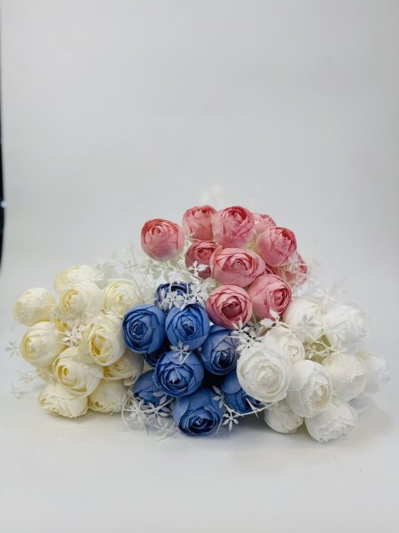 ورد جوري مسكر ثقيل عرق ابيض مع زينة ريش ضمة 12وردة