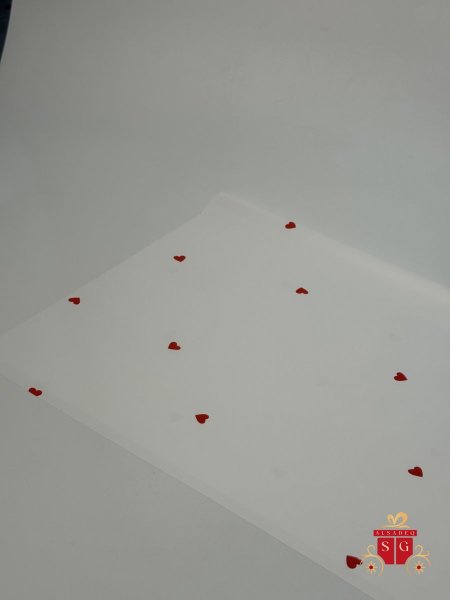 ابيض مع قلب احمر