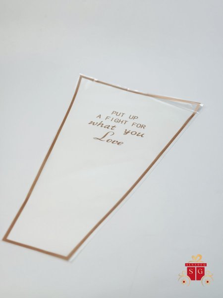 ابيض مع وجه شفاف