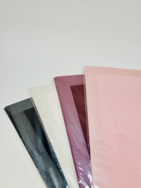 ورق تغليف باقات سادة مع حز عريض