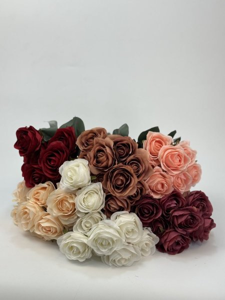 ورد جوري 9 حبات حبة وسط مع عروق خضار