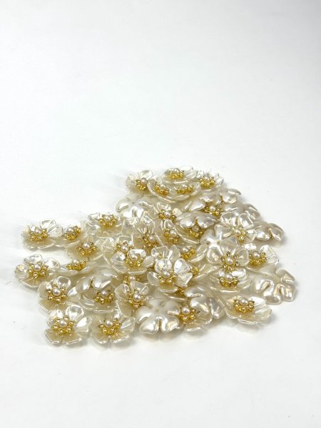 اكسسوار توزيعات شكل وردة مع لولو صغيرة دزينة 50 حبة